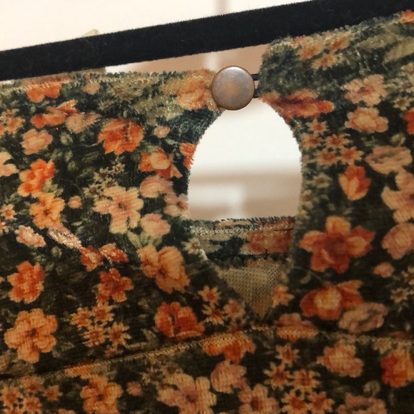 👛2/$12 Zara Girls Velvet Floral Dress - Picture 4 of 6